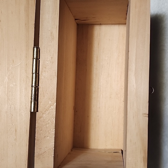 HANDMADE WOODEN BOX WITH  LID AND  LOCK - Picture 10 of 10